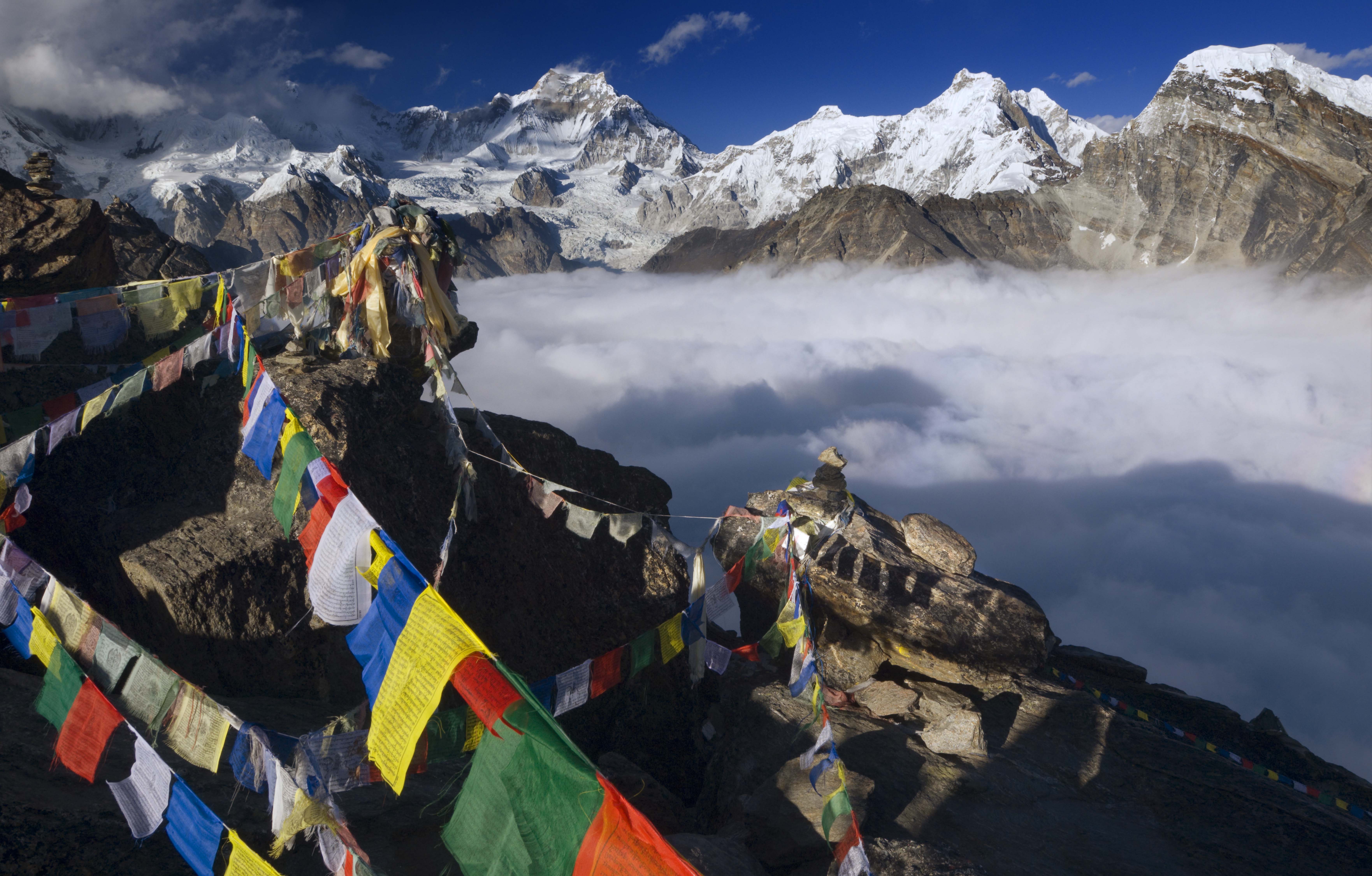 Непал шри. Катманду Непал горы. Тибет Эверест Гималаи. Непал Гималаи. Непал Тибет Священная гора.